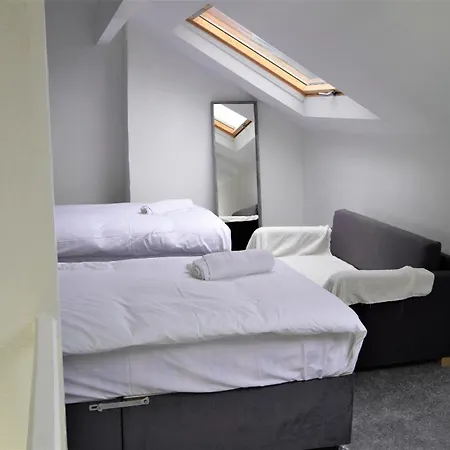 Dean House Apartment